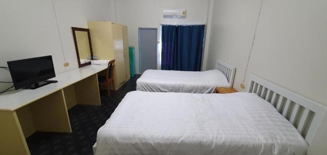 Monta Apartment Bangsaen Exterior foto