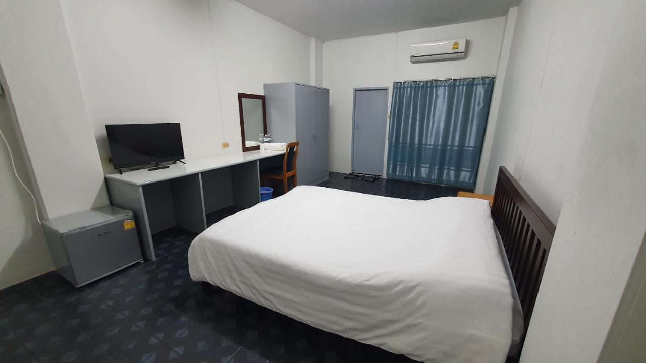 Monta Apartment Bangsaen Exterior foto